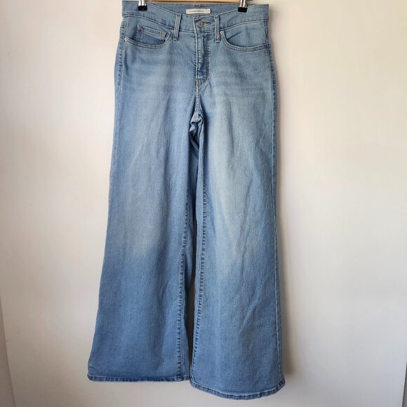 Levi's Women's 318 Shaping Wide Leg Jeans Size 29 Light Blue Denim - Picture 1 of 5